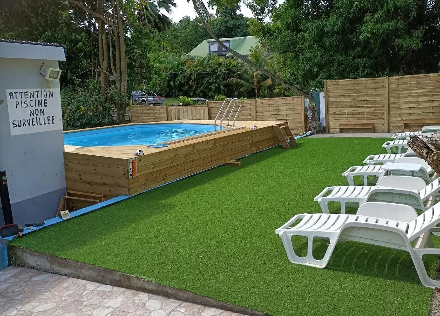 Bungalow Charmant A Chateau Gaillard Avec Piscine Partagee Le Moule